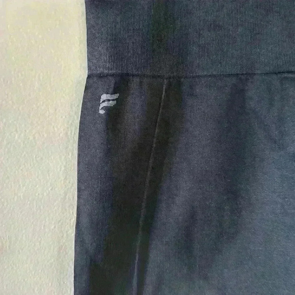 Black Fabletics high wasted leggings with side panel, size medium - Picture 5 of 6